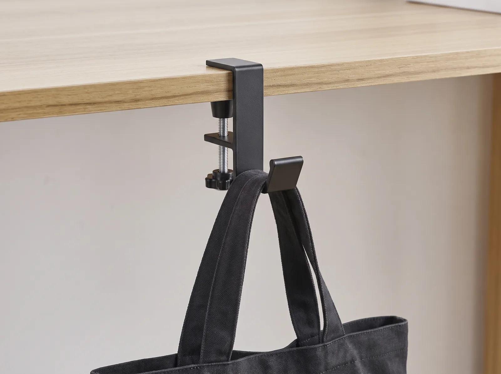 Takes a loaded bag, not just a cable.
